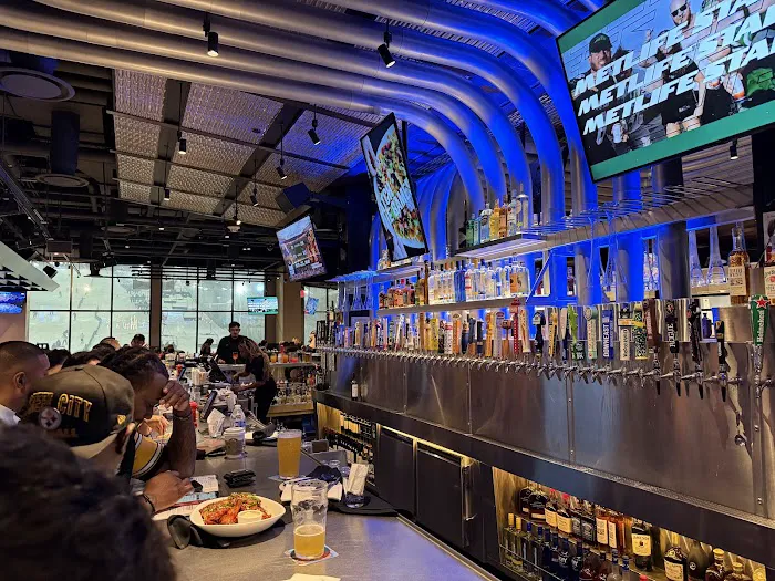 Yard House Picture 4