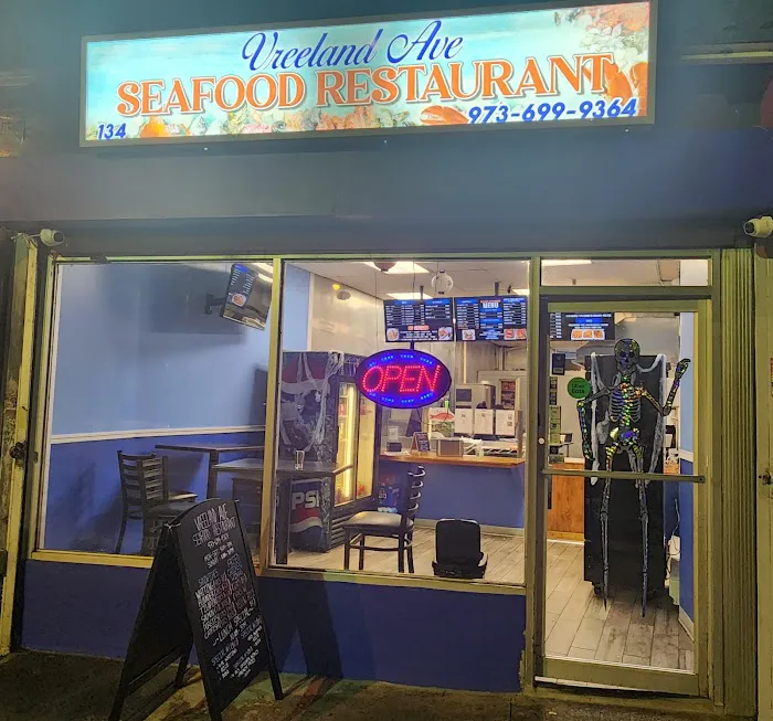 Vreeland Ave Seafood Restaurant Picture 7