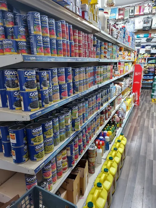 GIL SANTANA DELI MARKET LLC Picture 10