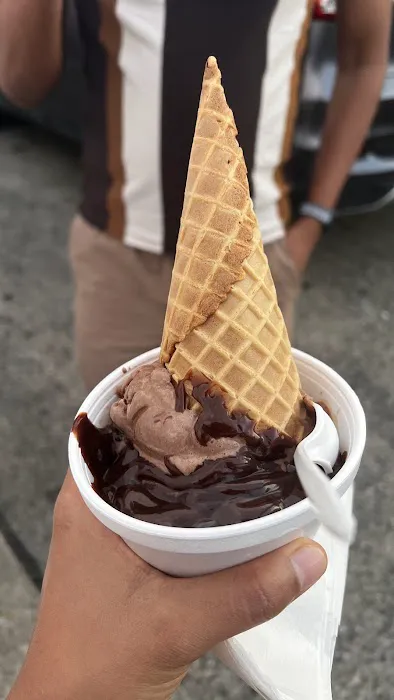 Guernsey Crest Ice Cream Co Picture 7