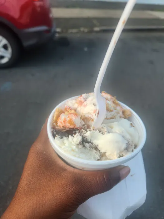 Guernsey Crest Ice Cream Co Picture 1