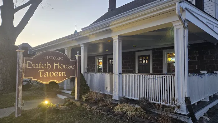 Dutch House Tavern Picture 4