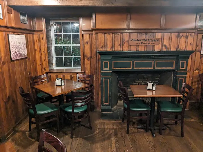Dutch House Tavern Picture 8