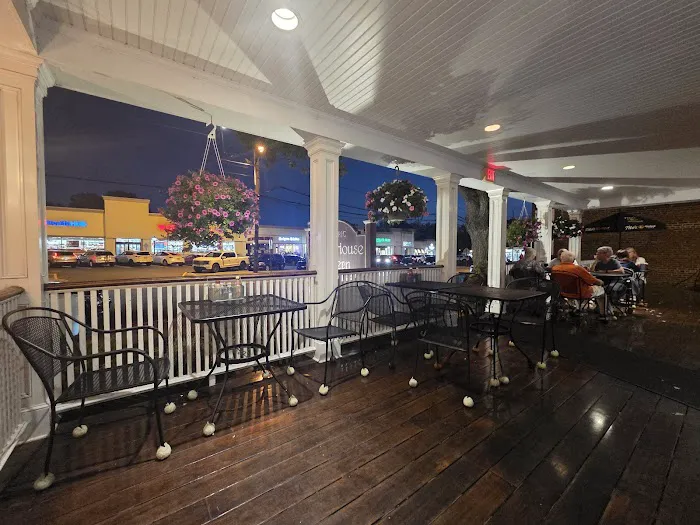 Dutch House Tavern Picture 9