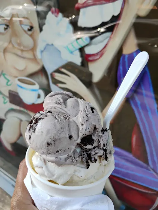 Ice Cream Charlie's Picture 7