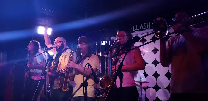 Clash Bar Picture 1