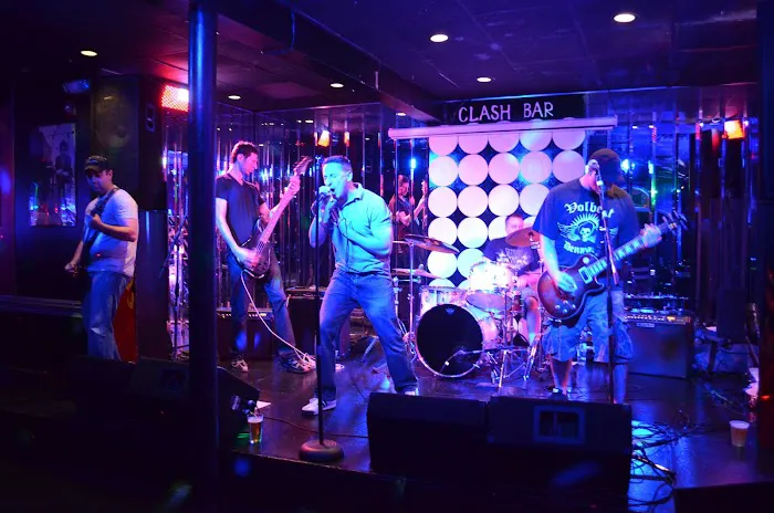 Clash Bar Picture 4