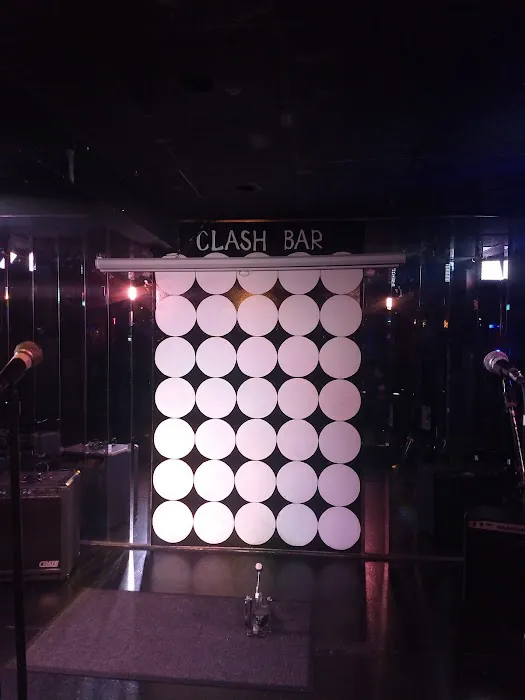 Clash Bar Picture 10