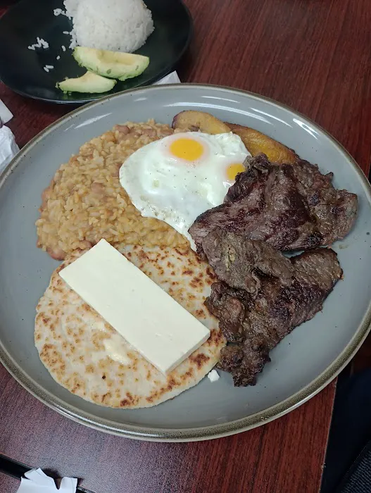 Macondo Restaurant & Bakery Picture 9