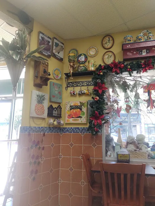 Macondo Restaurant & Bakery Picture 8