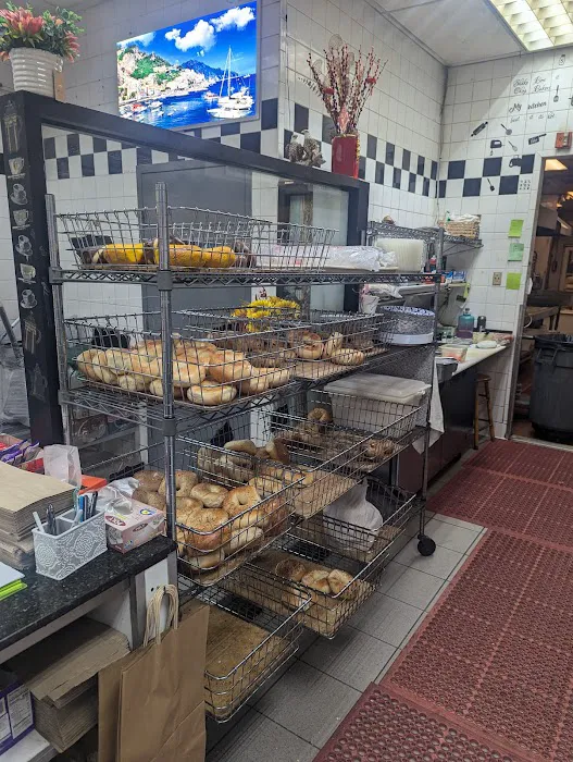 Plaza Bagels & Deli Picture 6