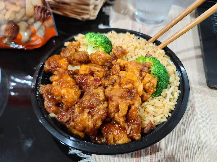 Huang's Kitchen Picture 2