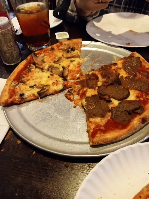 Roman Pizza & Restaurant Picture 6