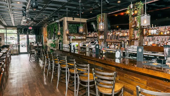 Barrel & Brew Craft Bar, Kitchen & Spirits Picture 8