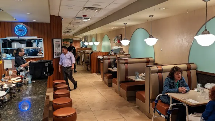 Great Neck Diner Picture 4