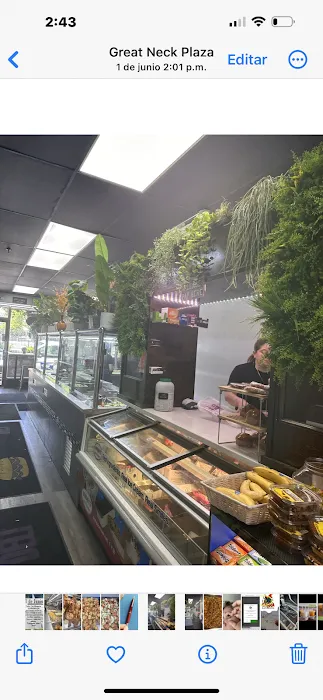 Station Plaza Deli Picture 9