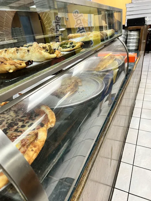 La Pizzeria Picture 10