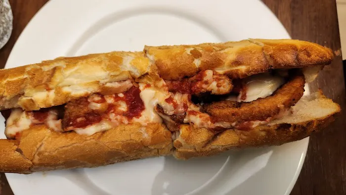 Centre Pizzeria & Restaurant Picture 2