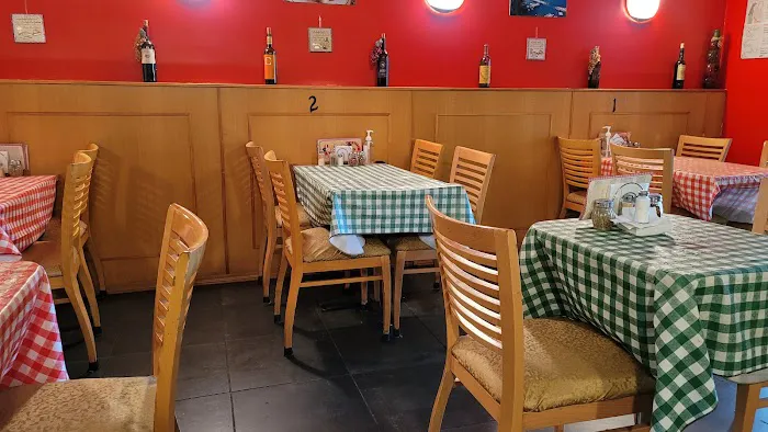 Joe's Pizza & Pasta Picture 2