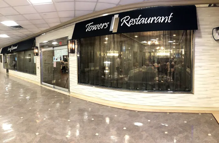 Dining at North Shore Towers Picture 3