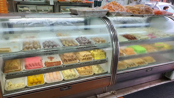 Gourmet Sweets & Restaurant Picture 2