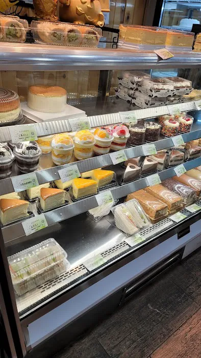 Golden Lily Bakery Picture 6