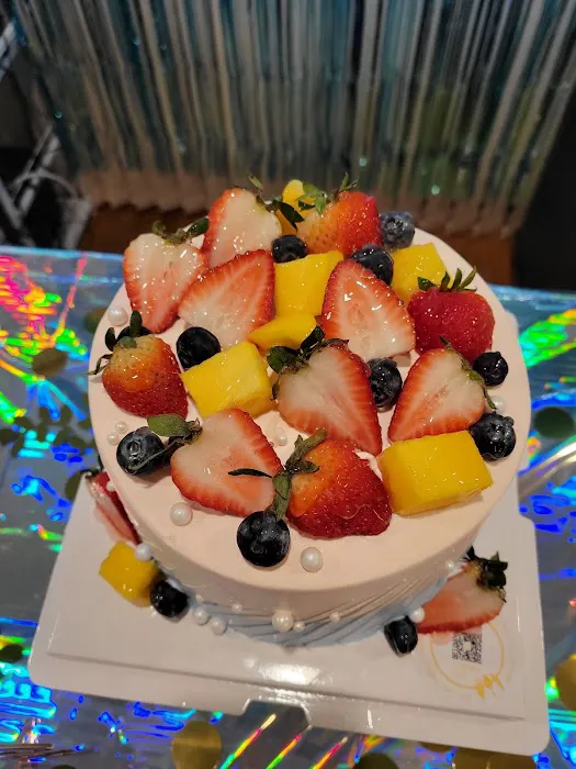 Golden Lily Bakery Picture 3