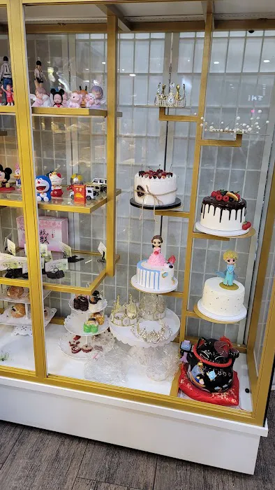 Golden Lily Bakery Picture 5