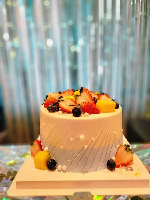 Golden Lily Bakery Picture 7