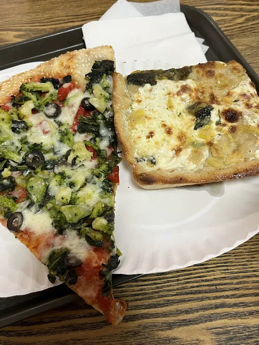 Fratelli’s Pizzeria Picture 10
