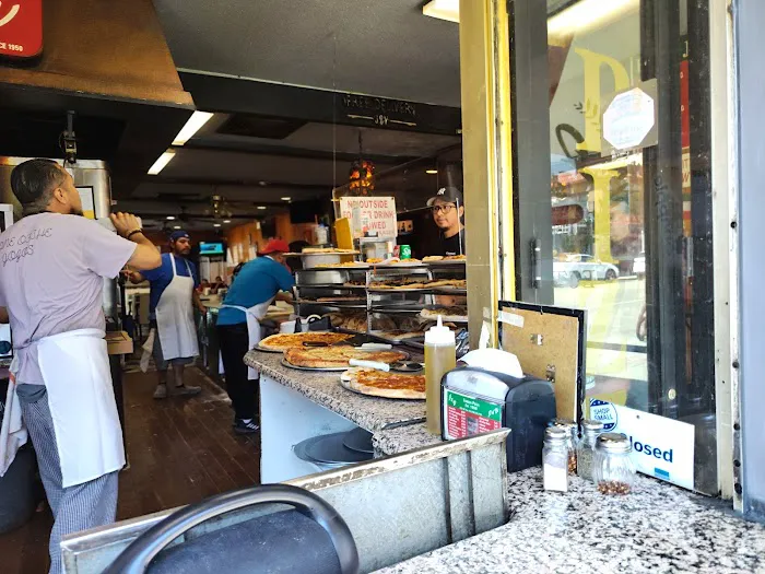 J & V Pizzeria Picture 3