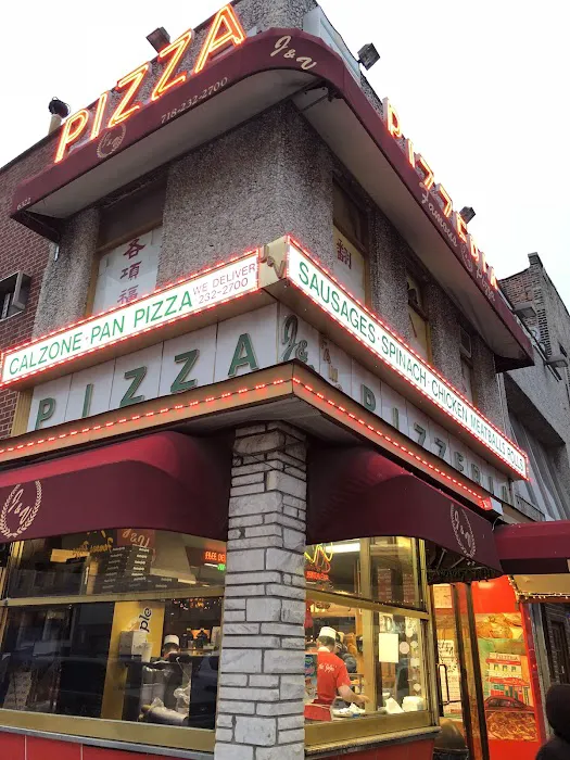 J & V Pizzeria Picture 5