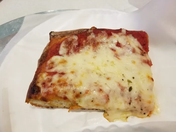 J & V Pizzeria Picture 4