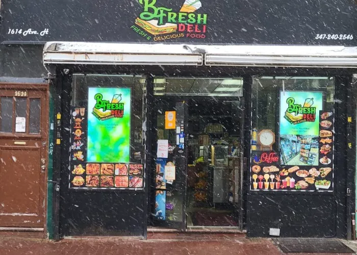 B Fresh Deli Picture 1