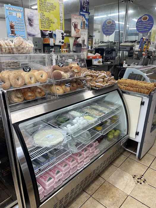 MEIR'S HEIMISHE BAKERY Picture 9