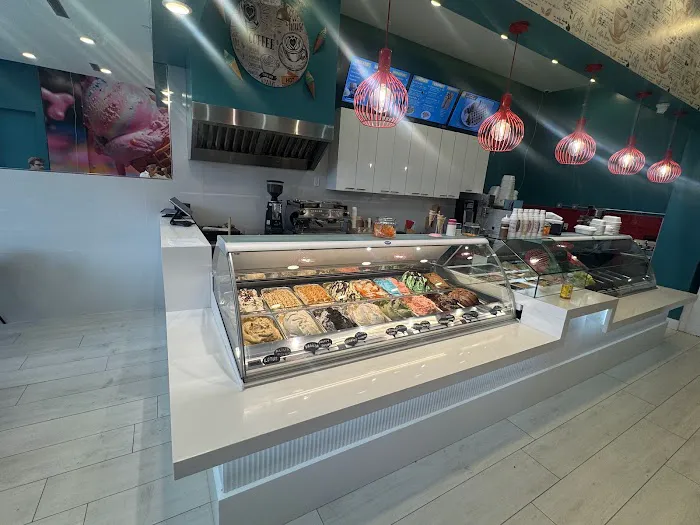 Zohar's Gelato Cafe Picture 2