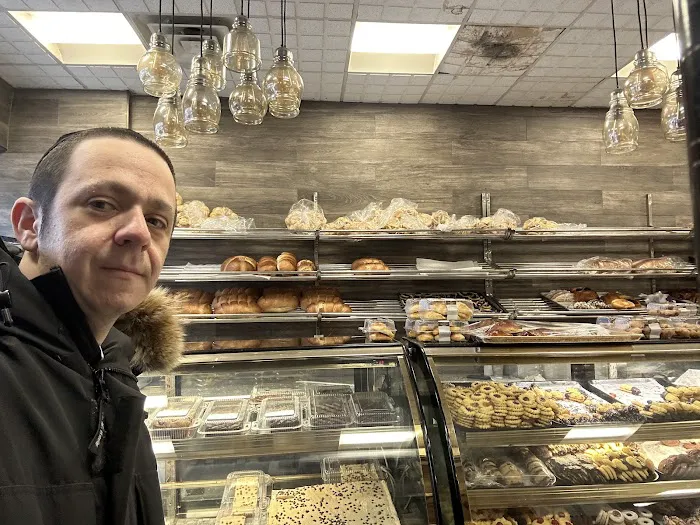 Pressers Kosher Bagels and Bakery Picture 2