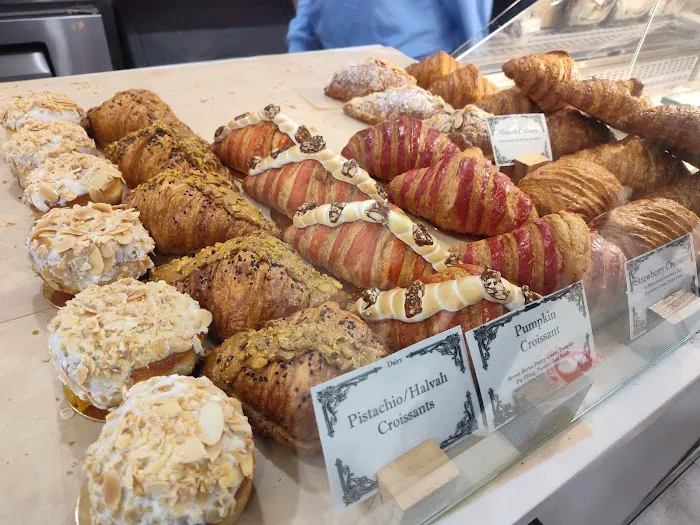 Patis Bakery Picture 9