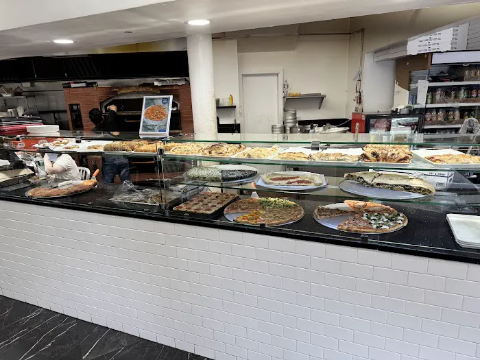 Crust Co. Pizza Picture 4