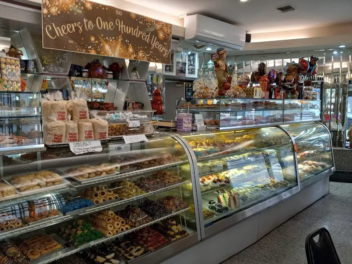 Savarese Italian Pastry Shoppe Picture 1