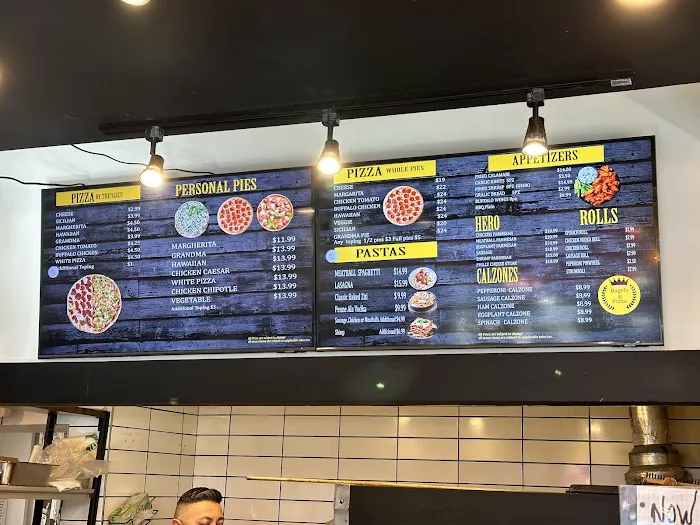 Crown Bagels and pizza Picture 4