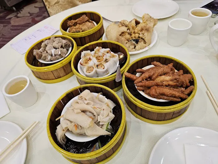 New Phoenix Seafood Restaurant Picture 2