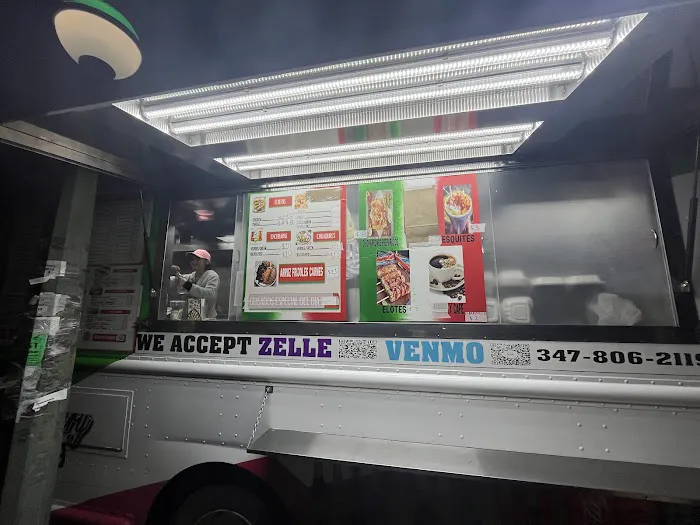 Tacos El Coyote Picture 3