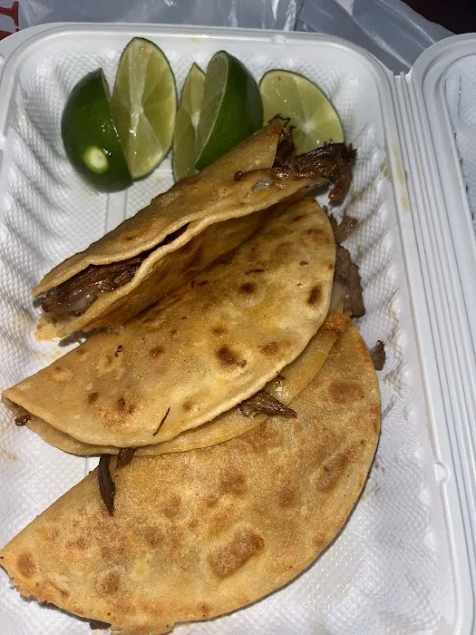 Tacos El Coyote Picture 4