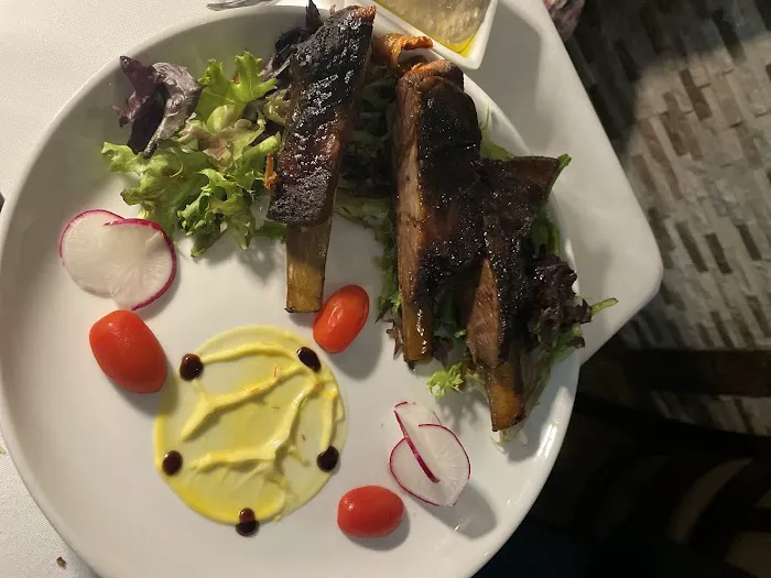 YAKAR Kosher Steakhouse Picture 1