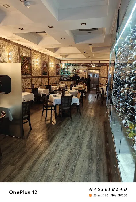 YAKAR Kosher Steakhouse Picture 3