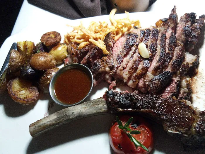 YAKAR Kosher Steakhouse Picture 10