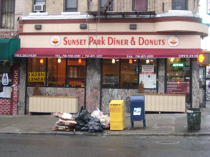 Sunset Park Diner & Donuts Picture 4