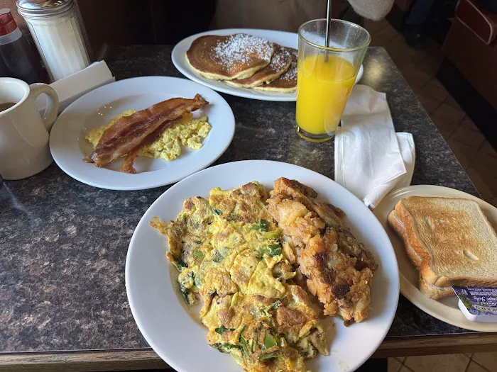 Sunset Park Diner & Donuts Picture 3