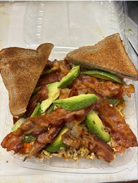 El Triunfo Deli Picture 1